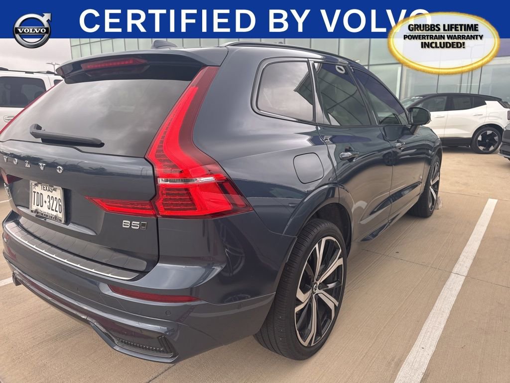 Used 2023 Volvo XC60 B5 Ultimate w/ Climate Package image 3