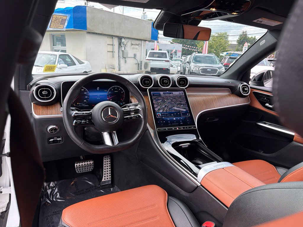 Used 2024 Mercedes-Benz GLC 300 4MATIC image 29