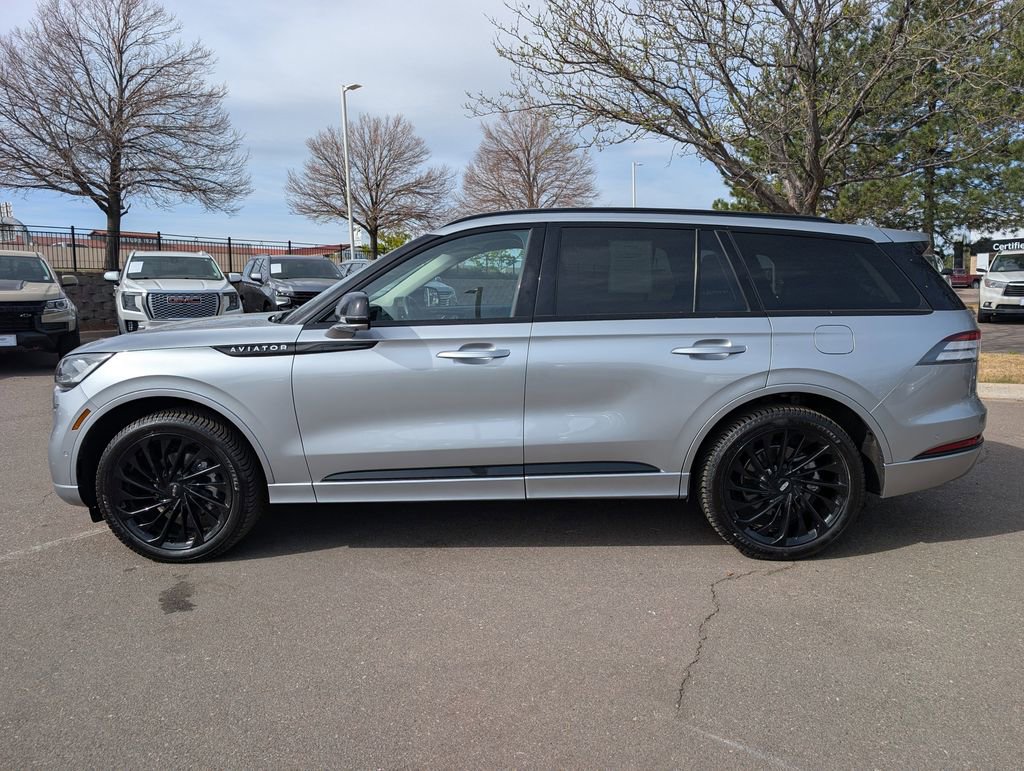 Used 2023 Lincoln Aviator Reserve w/ Equipment Group 201A AWD/4WD image 3