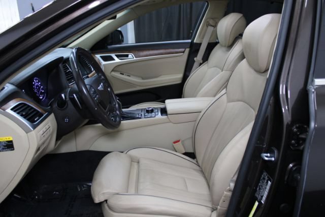 Used 2015 Hyundai Genesis 3.8 w/ Option Group 04 RWD image 11