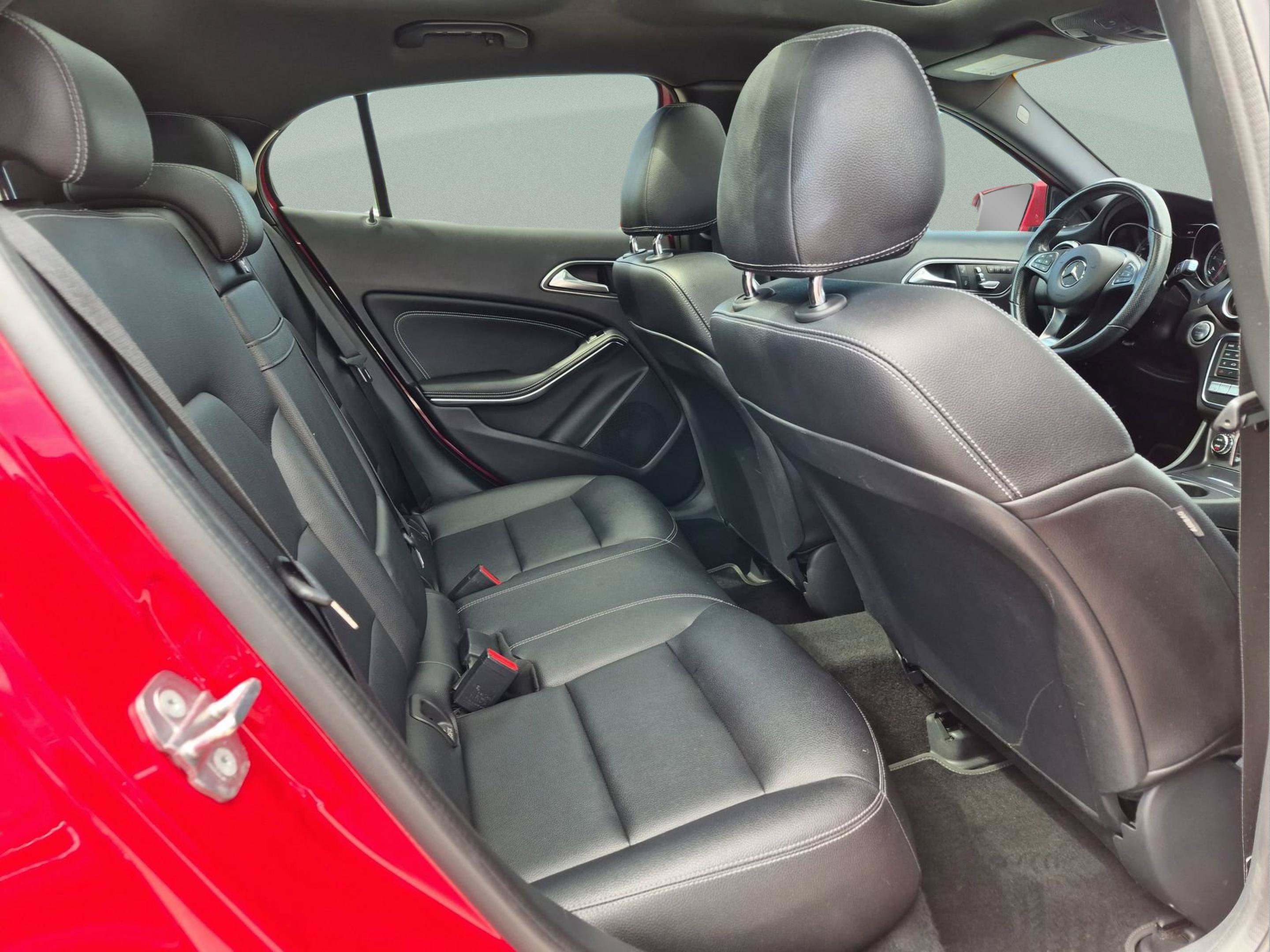Used 2019 Mercedes-Benz GLA 250 4MATIC image 18