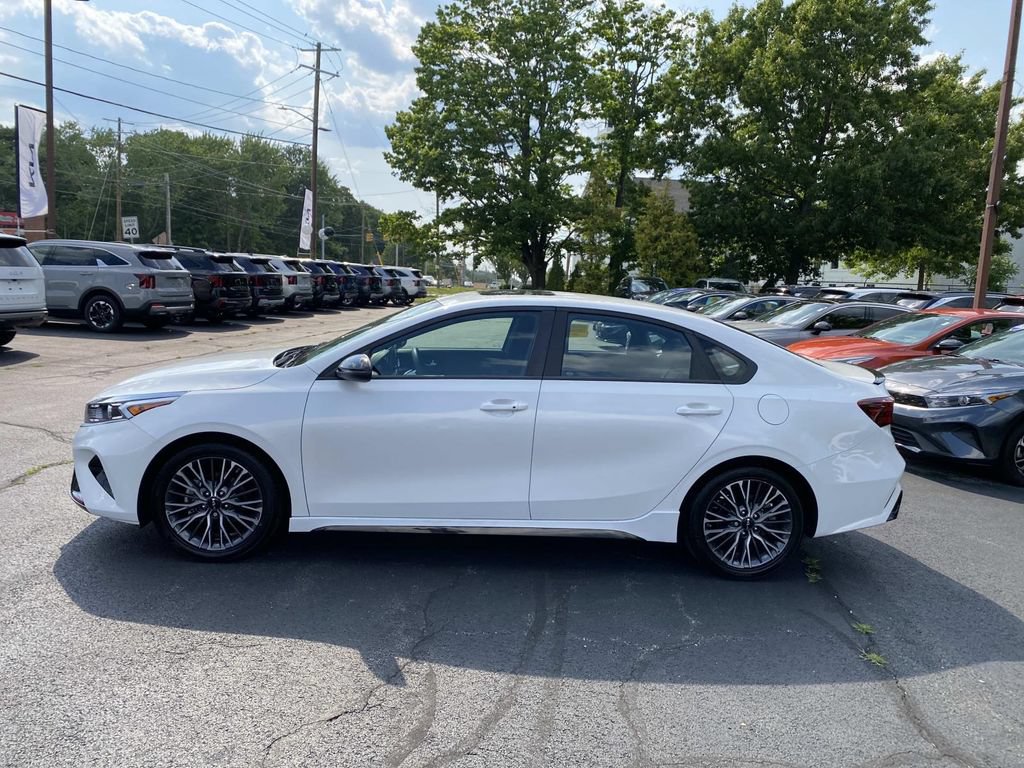 Used 2023 Kia Forte GT-Line w/ GT-Line Premium Package FWD image 2