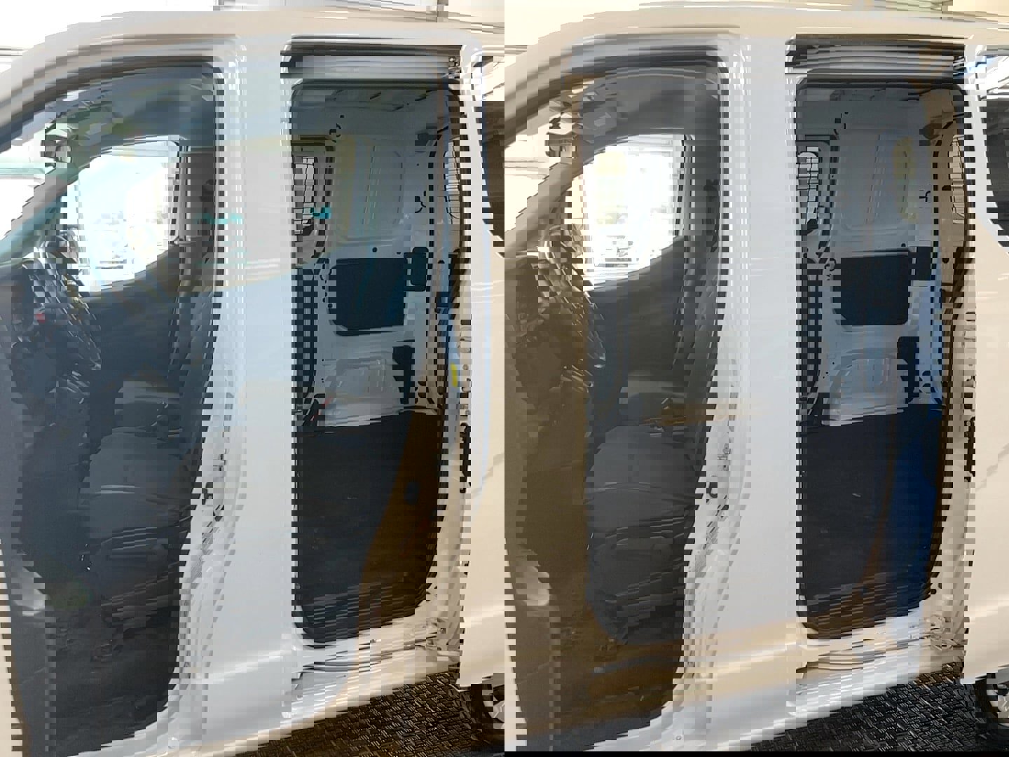 Used 2021 Nissan NV200 SV w/ Sliding Door Glass Package image 10