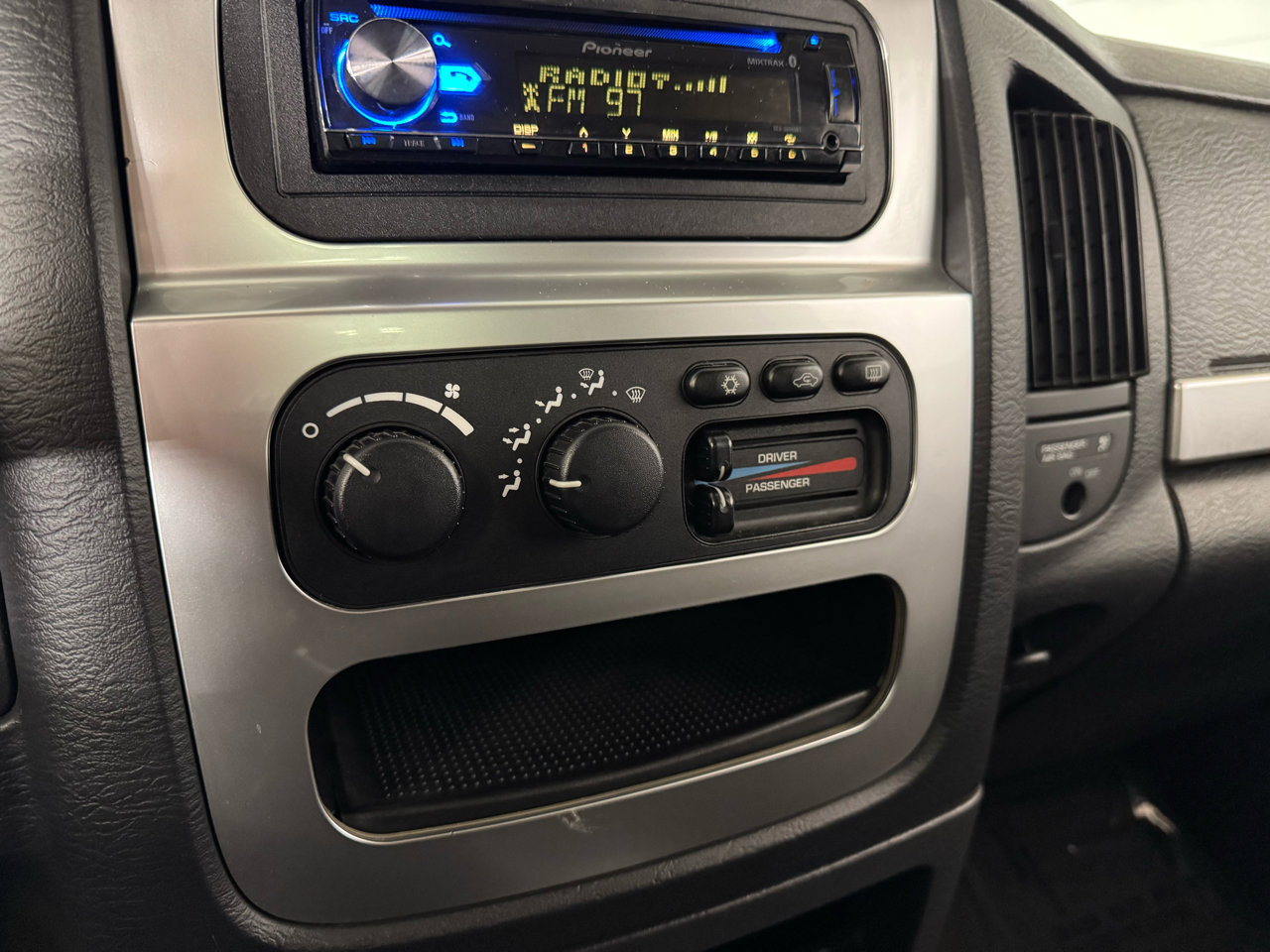 Used 2004 Dodge Ram 1500 Truck 2WD Regular Cab image 25