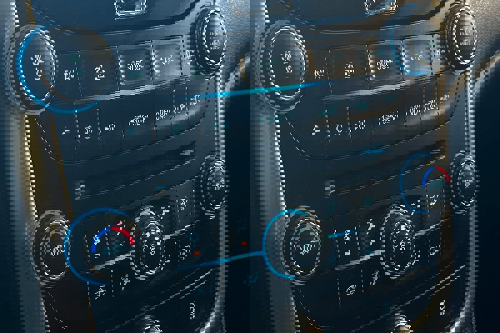 Used 2015 Chevrolet Malibu LT image 21