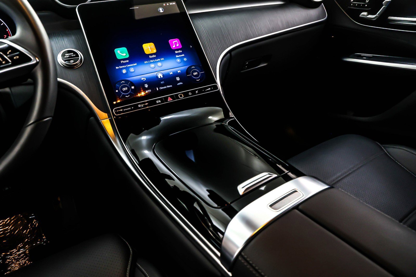 Certified 2025 Mercedes-Benz GLC 300 image 7