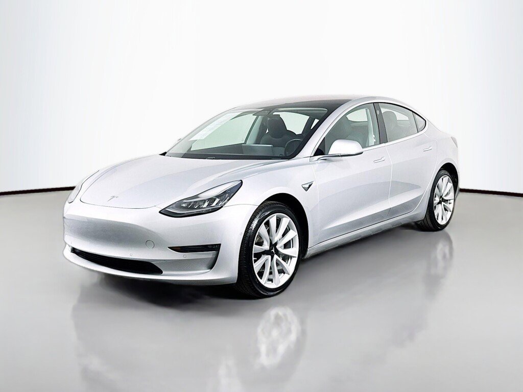 Used 2018 Tesla Model 3 Long Range RWD image 1