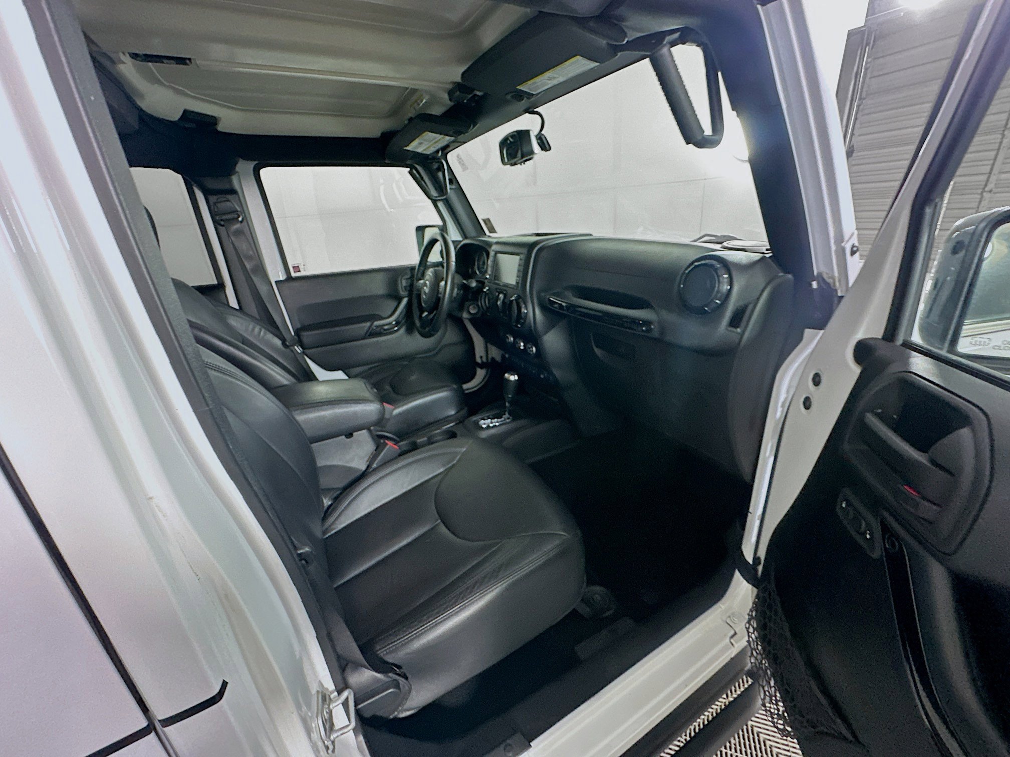 Used 2015 Jeep Wrangler Altitude image 27