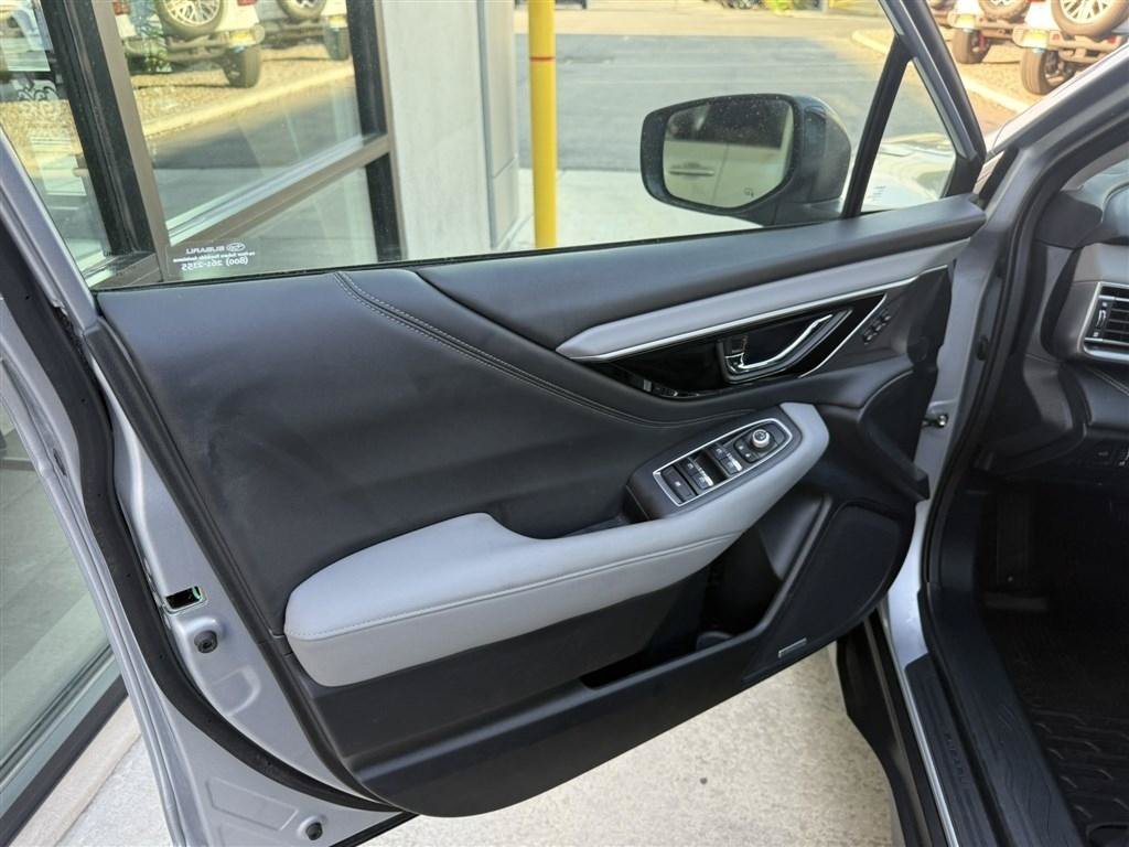 Used 2022 Subaru Outback Limited AWD/4WD image 19