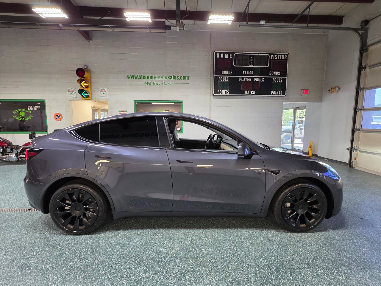 Used 2021 Tesla Model Y Long Range AWD/4WD image 5