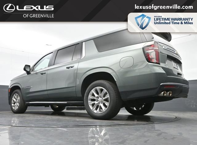 Used 2023 Chevrolet Suburban Premier AWD/4WD image 32