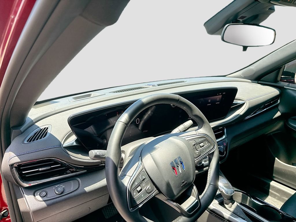 Used 2025 Buick Envista Sport Touring w/ Convenience I Package FWD image 11