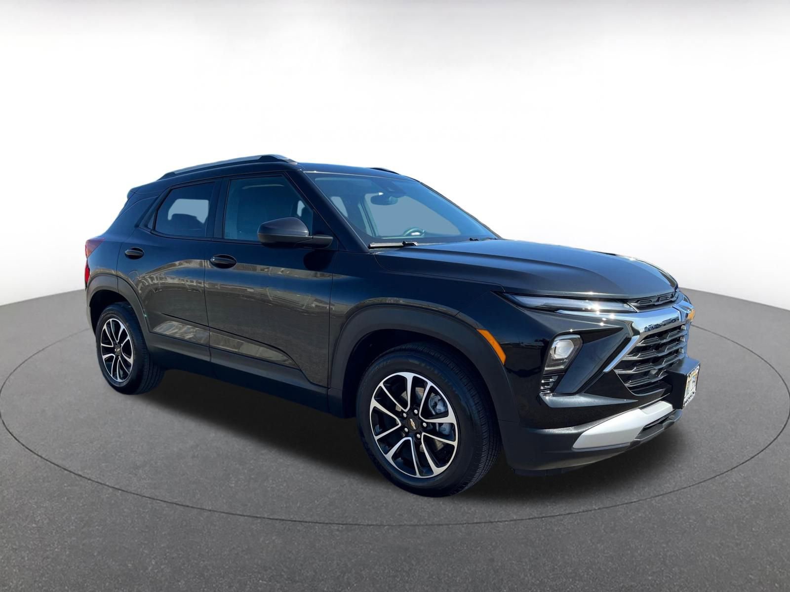 Used 2025 Chevrolet TrailBlazer LT image 1