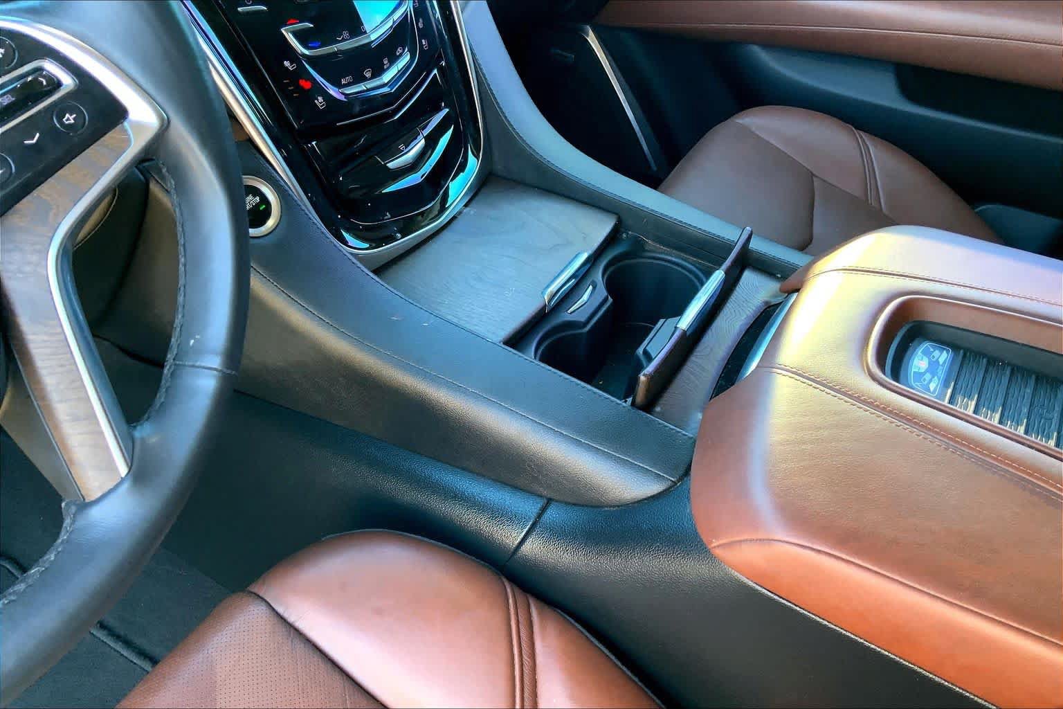 Used 2018 Cadillac Escalade ESV Premium Luxury w/ LPO, Radiant Package AWD/4WD image 15