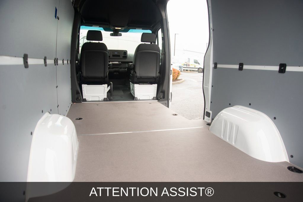 Used 2025 Mercedes-Benz Sprinter 2500 image 43