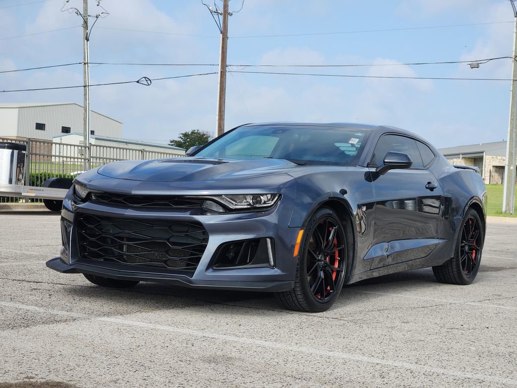 Used 2020 Chevrolet Camaro SS RWD image 2