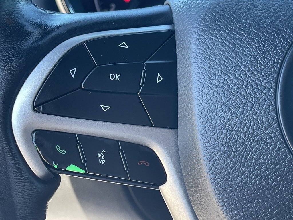 Used 2021 Jeep Grand Cherokee Laredo X image 23