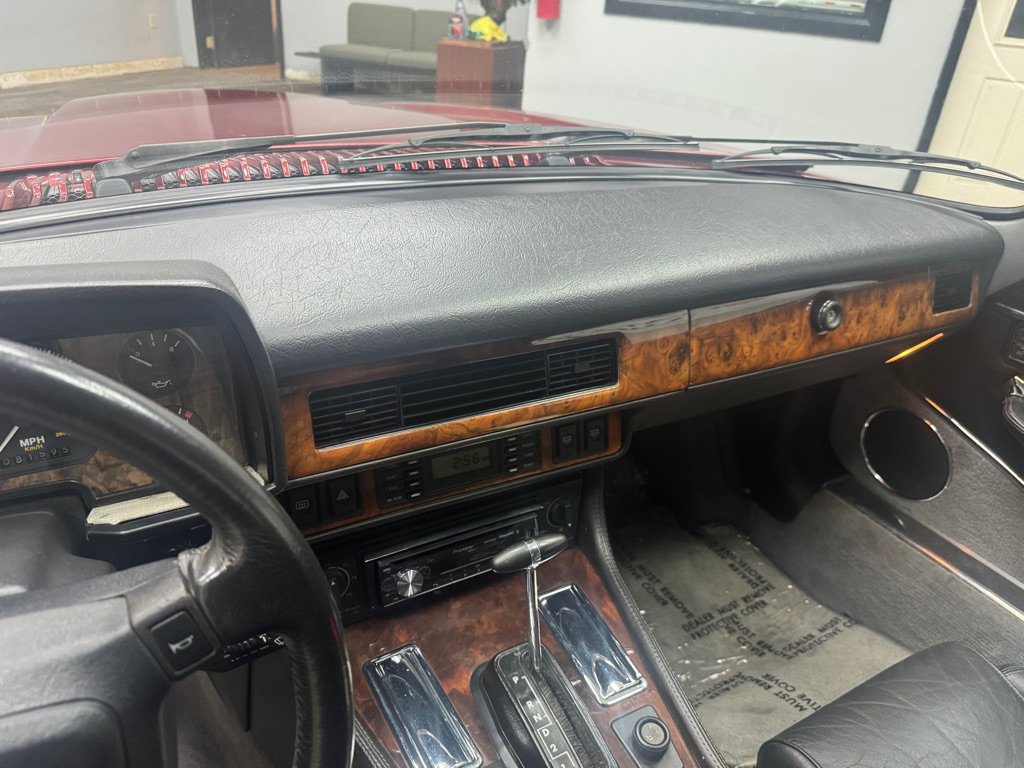 Used 1992 Jaguar XJS V12 Convertible RWD image 24