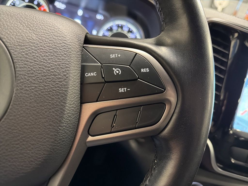 Used 2020 Jeep Cherokee Limited image 10