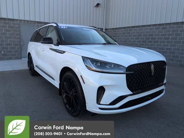 Used 2025 Lincoln Aviator Reserve w/ Equipment Group 201A AWD/4WD image 1
