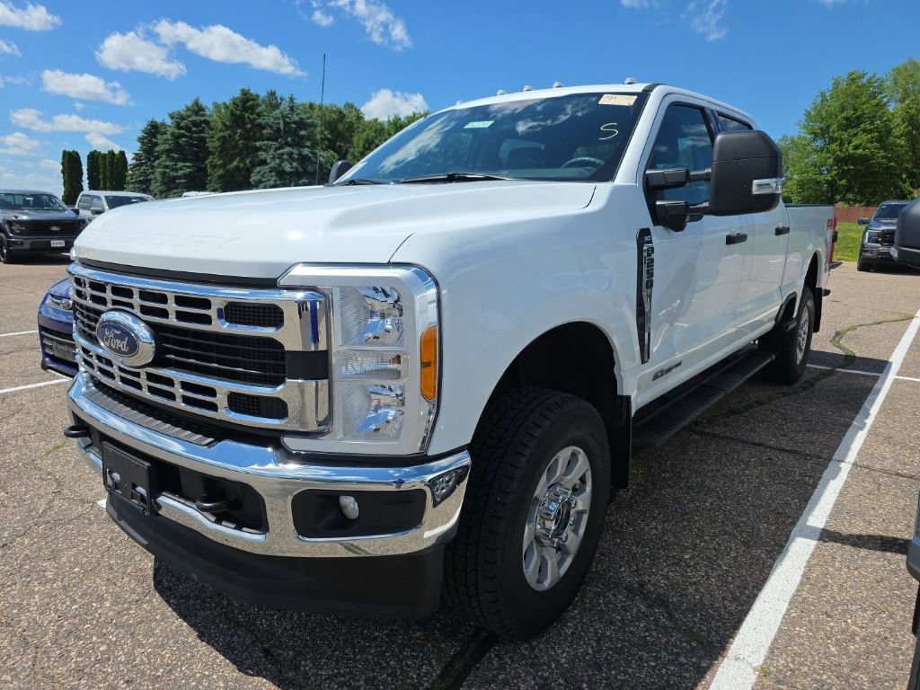 Used 2023 Ford F250 XLT w/ 360-Degree Camera Package AWD/4WD image 2