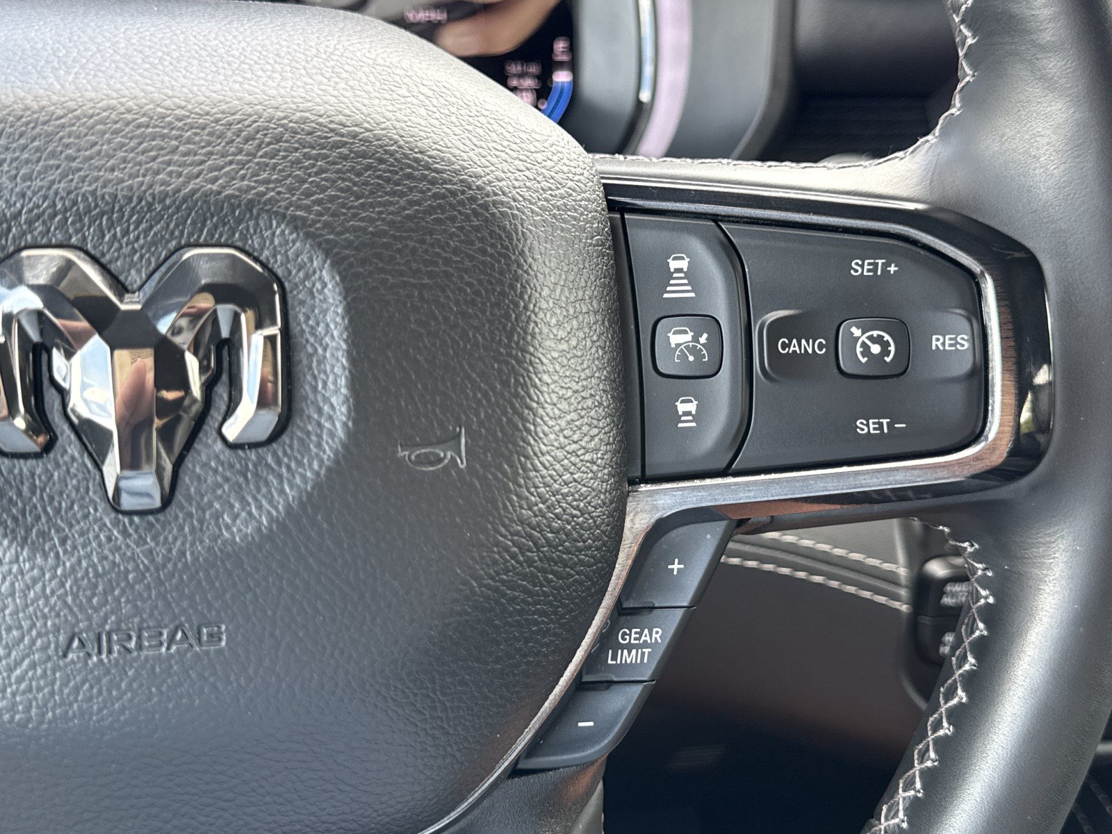 Used 2024 RAM 1500 Limited AWD/4WD image 24