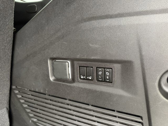 Used 2023 Chevrolet Tahoe High Country image 10