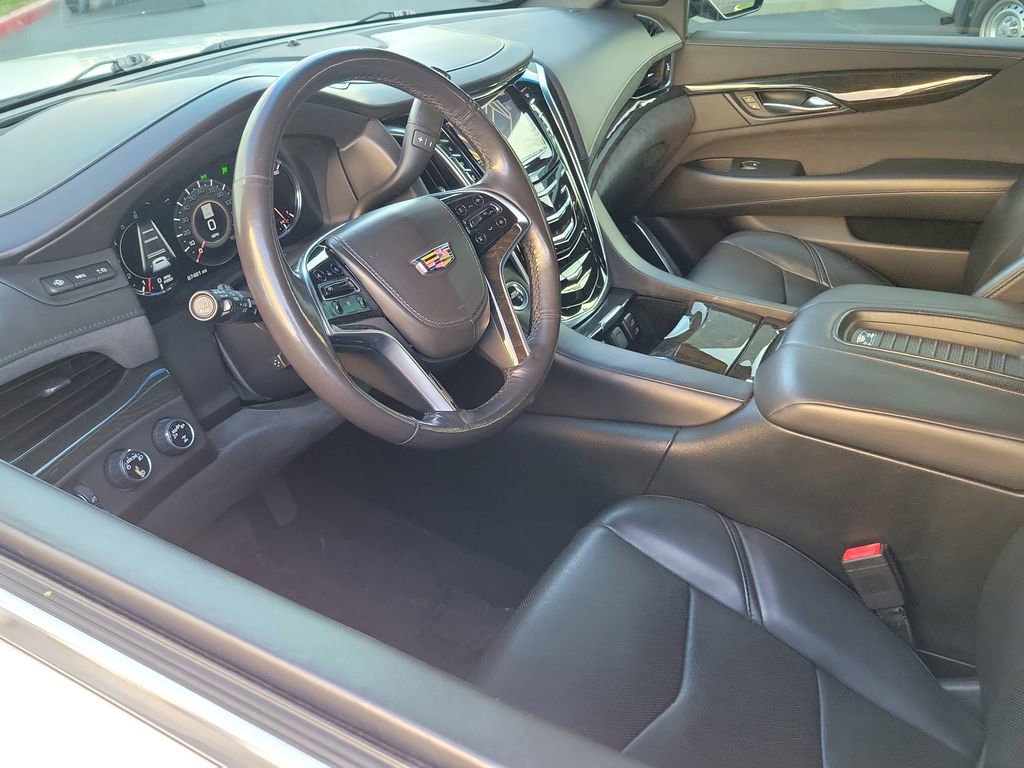 Used 2018 Cadillac Escalade Platinum image 2