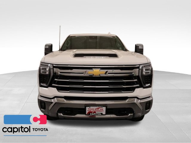 Used 2024 Chevrolet Silverado 3500 LTZ AWD/4WD image 6
