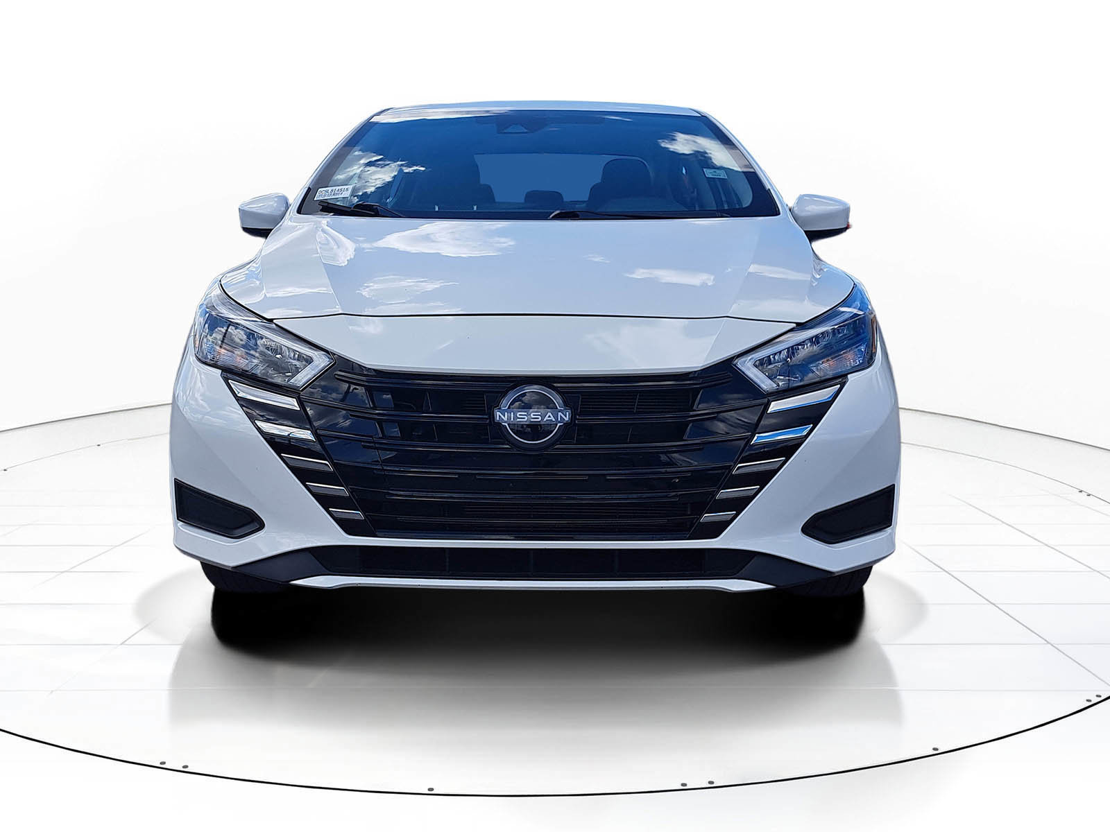 Used 2025 Nissan Versa SV image 2