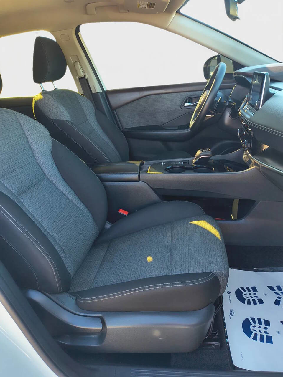 Used 2022 Nissan Rogue SV image 13