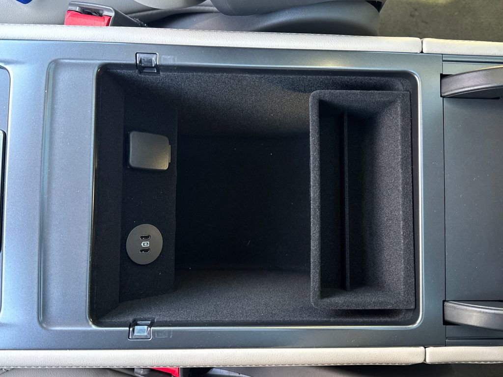 Used 2025 Lincoln Nautilus Reserve image 26