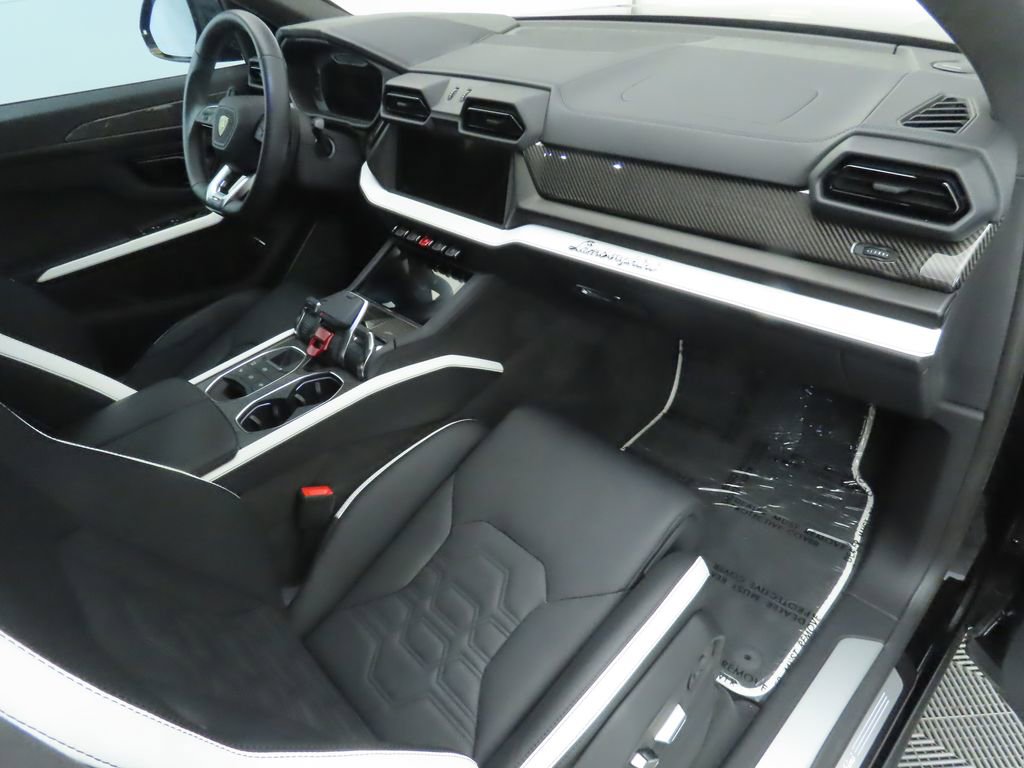 Used 2025 Lamborghini Urus SE image 18