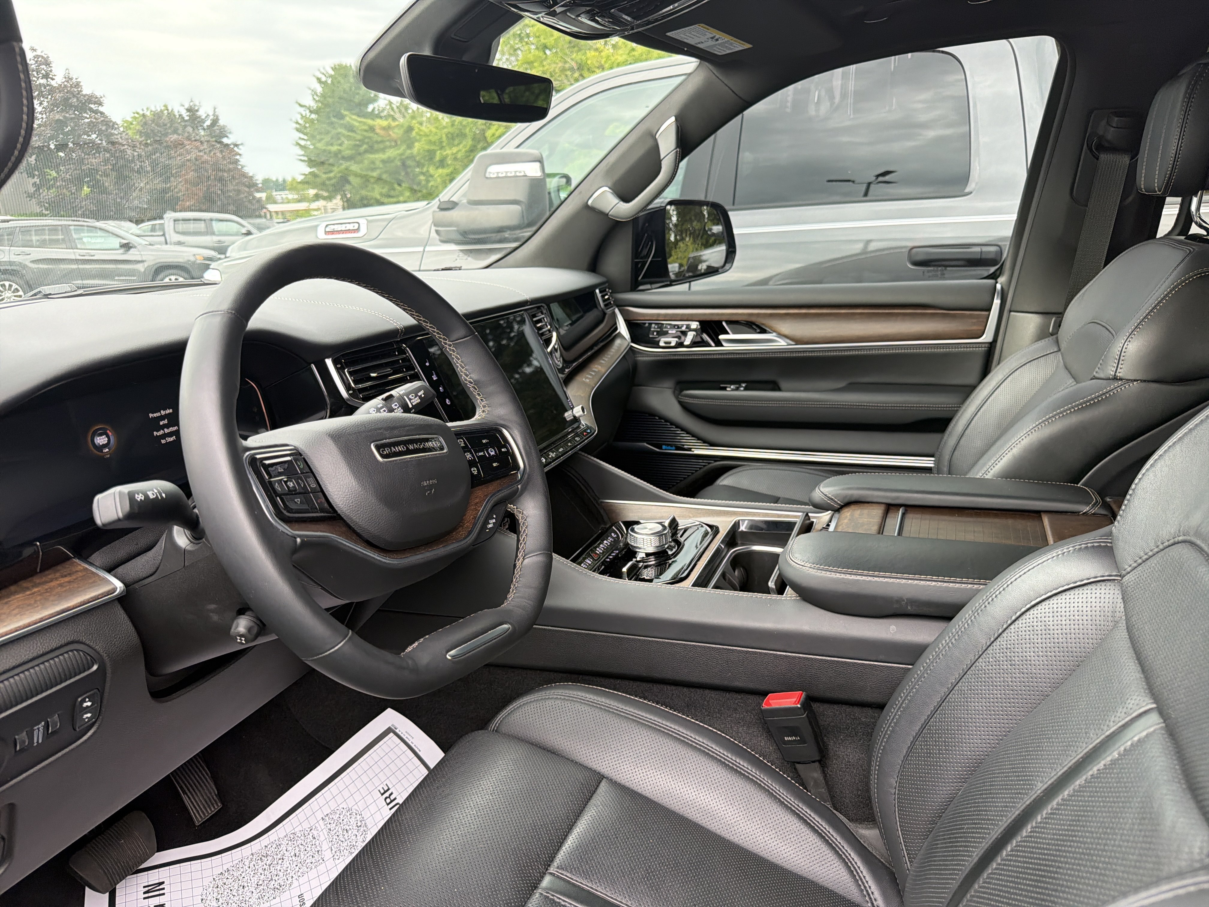 Used 2025 Jeep Grand Wagoneer 4WD image 18