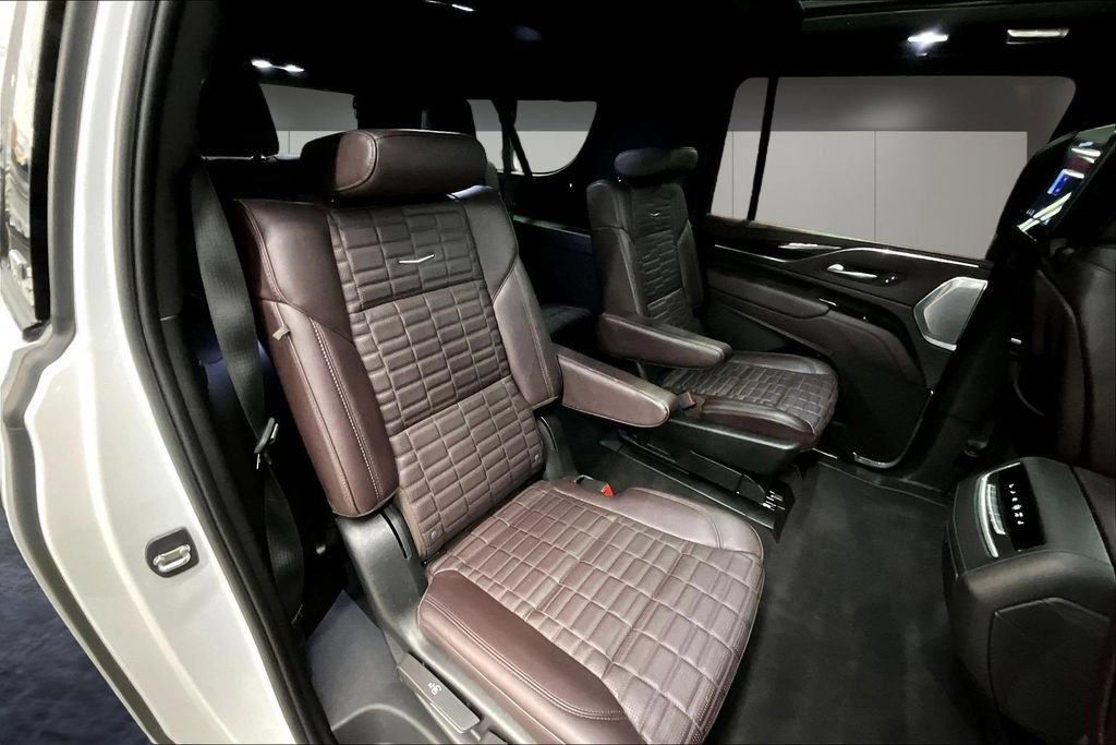 Certified 2023 Cadillac Escalade ESV V AWD/4WD image 25
