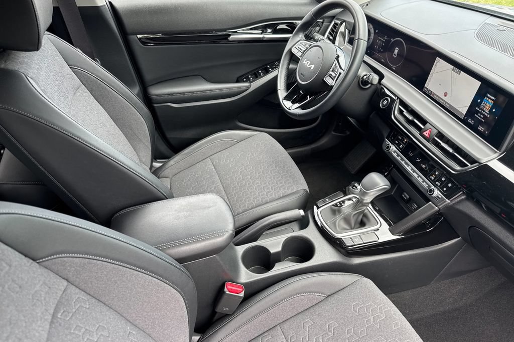 Used 2024 Kia Seltos S FWD image 16