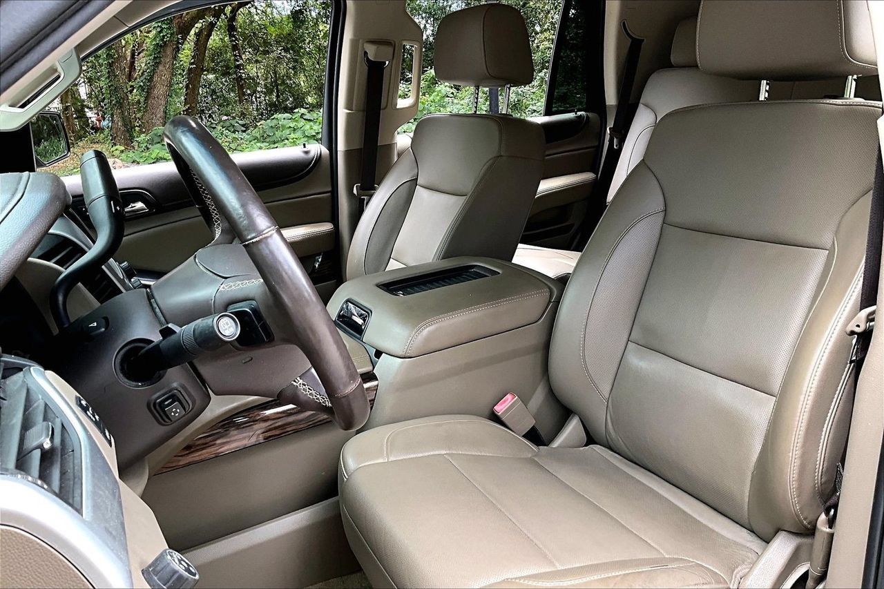 Used 2017 GMC Yukon SLT w/ Premium Edition RWD image 18
