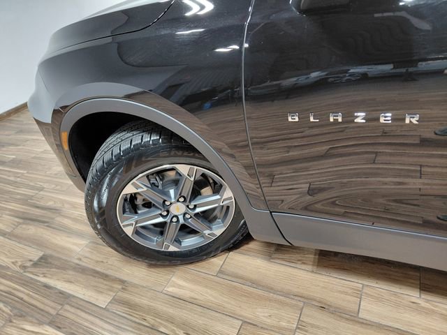 Used 2025 Chevrolet Blazer LT AWD/4WD image 12