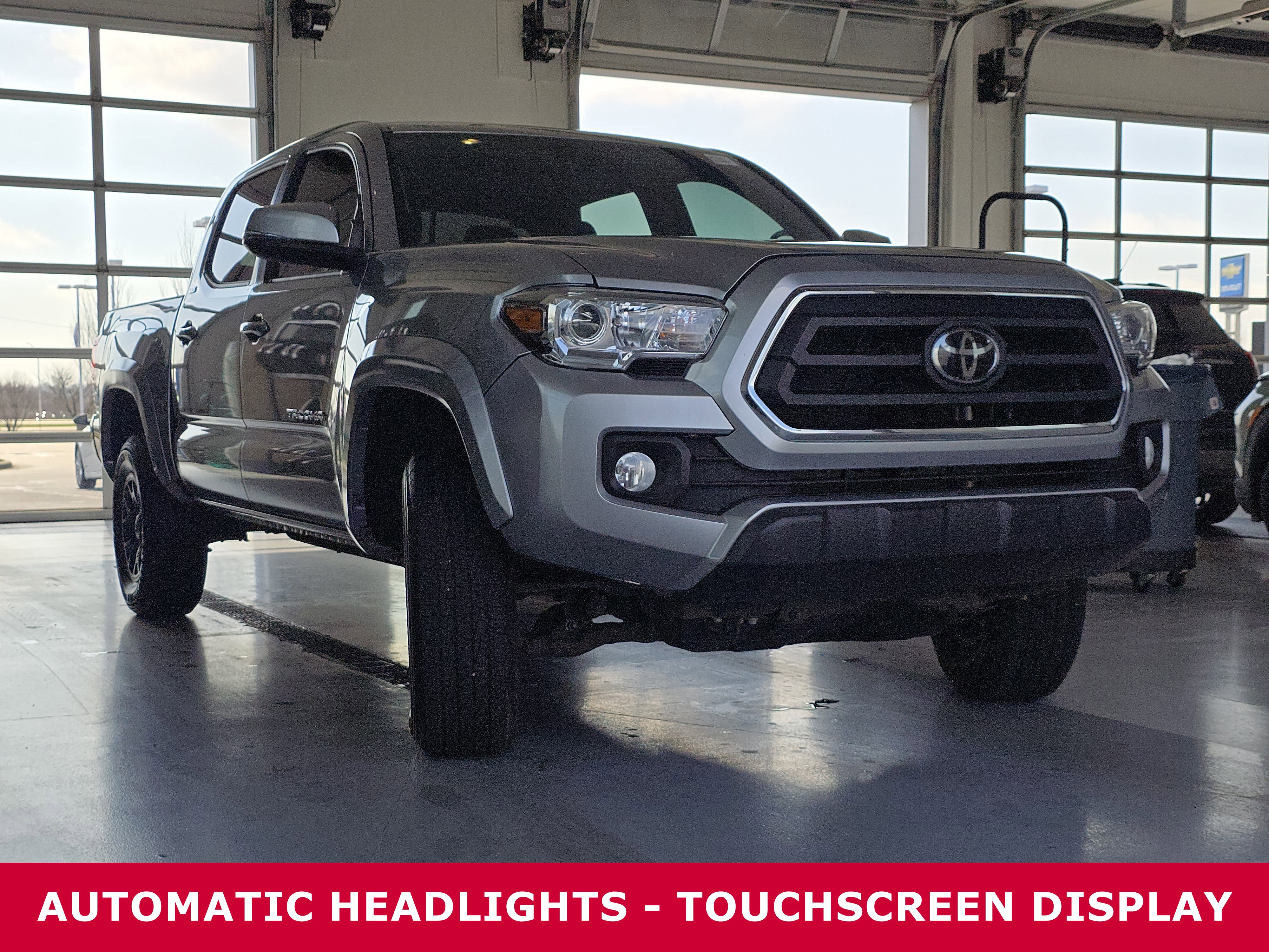Used 2022 Toyota Tacoma SR5 w/ Technology Package image 3