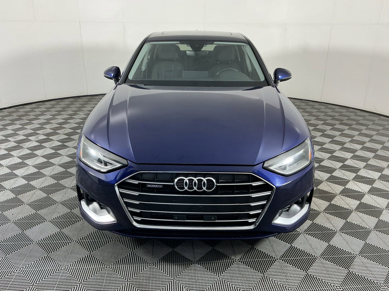 Used 2021 Audi A4 2.0T Premium w/ Convenience Package image 2