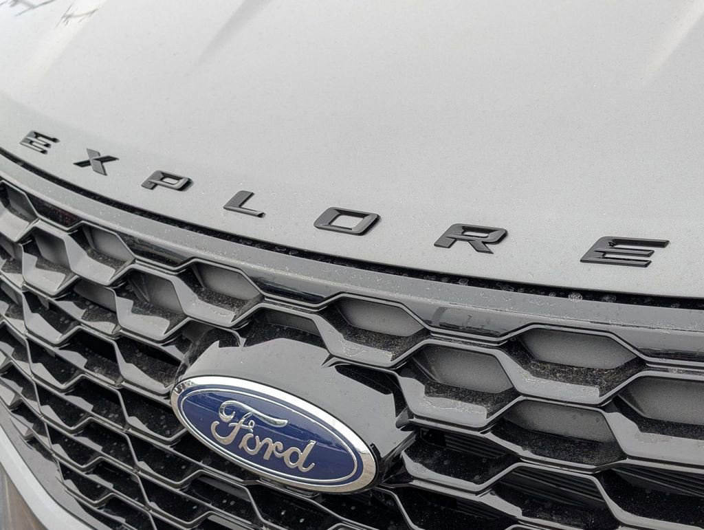 New 2026 Ford Explorer ST-Line w/ ST-Line Street Pack image 13