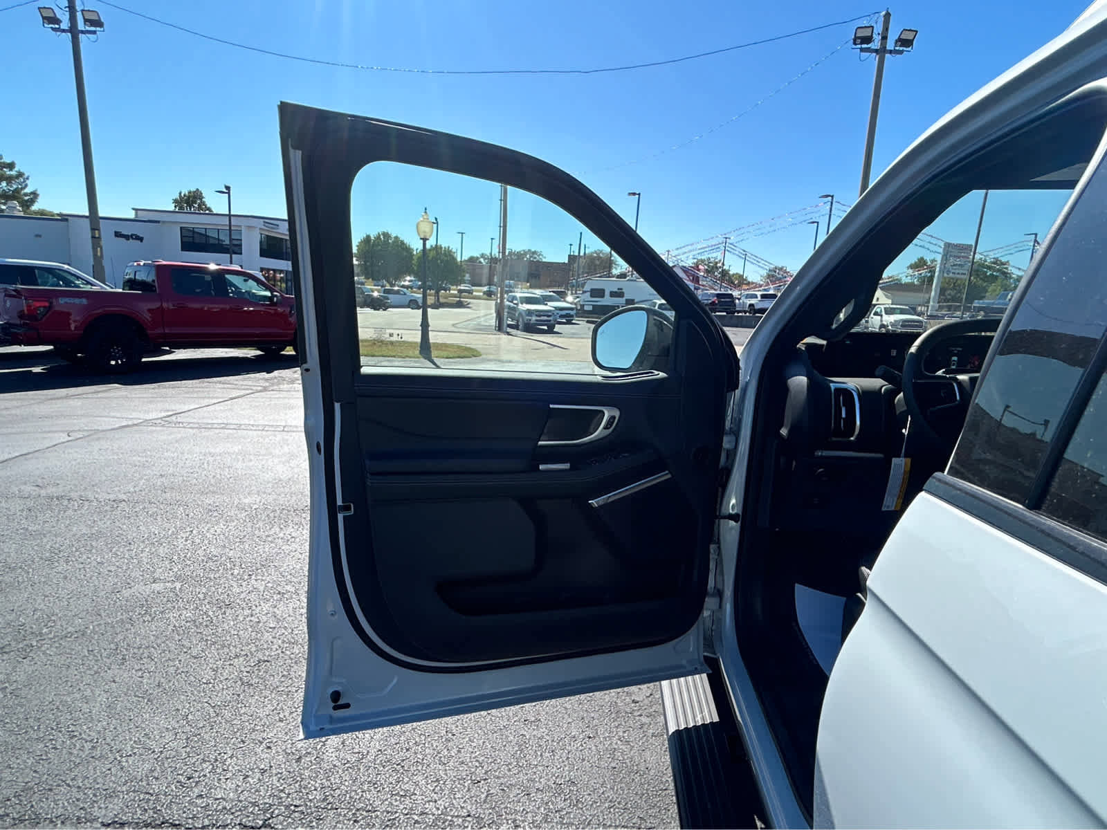 New 2025 Ford Expedition Max Platinum w/ Stealth Performance Package image 27