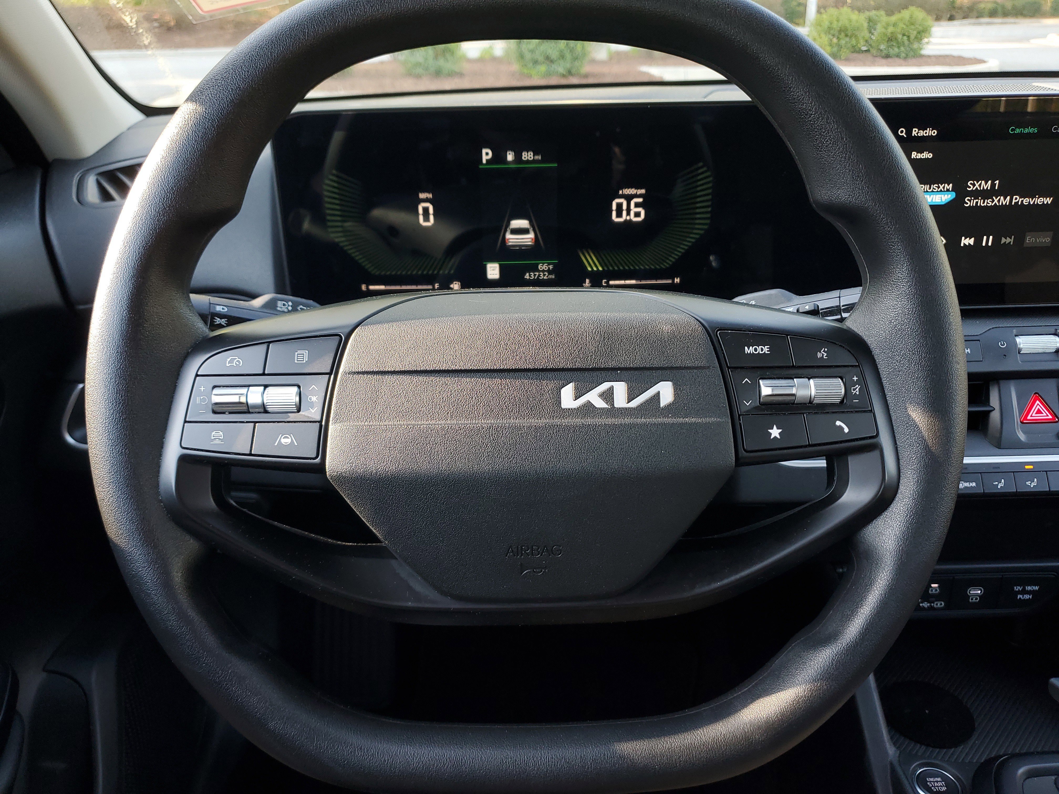 Used 2025 Kia K4 LX image 18