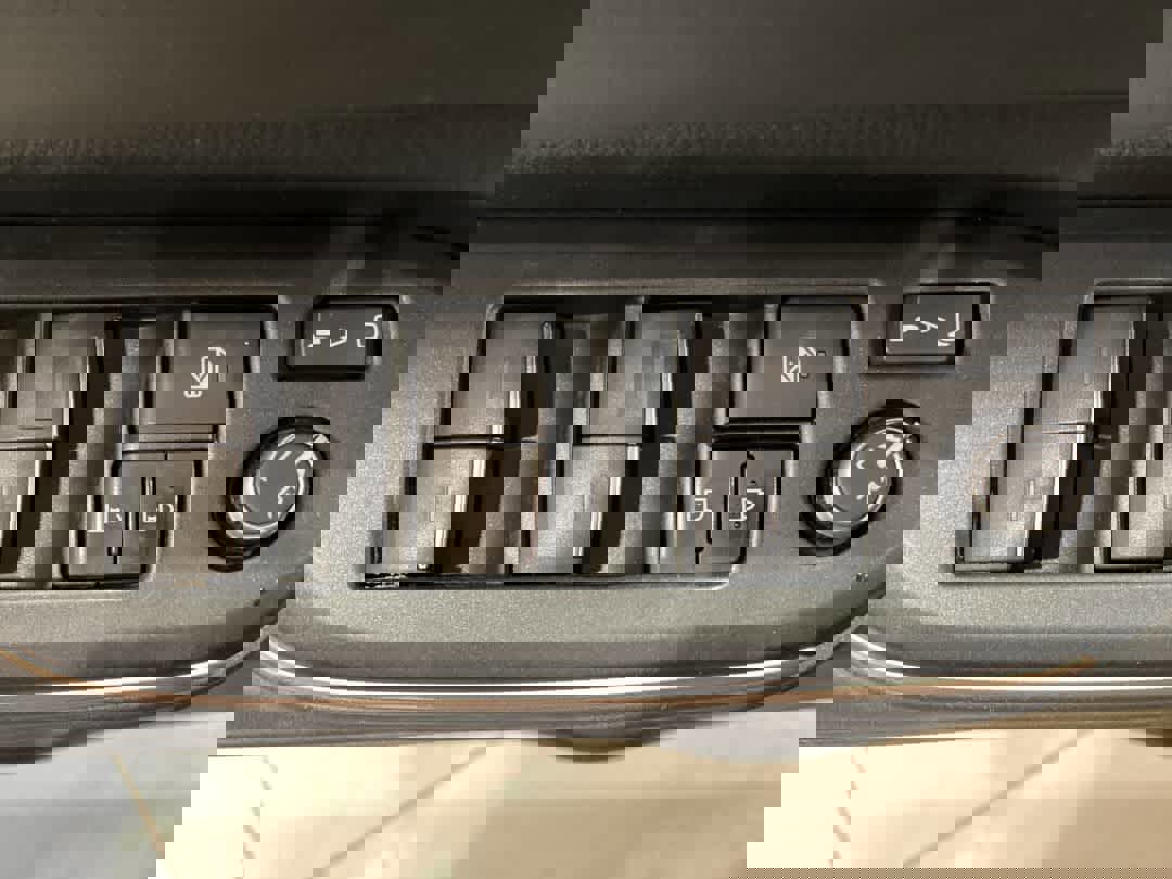 Certified 2023 Toyota Crown XLE image 15