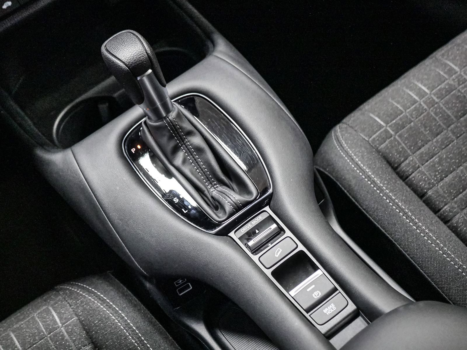 Used 2023 Honda HR-V LX image 26