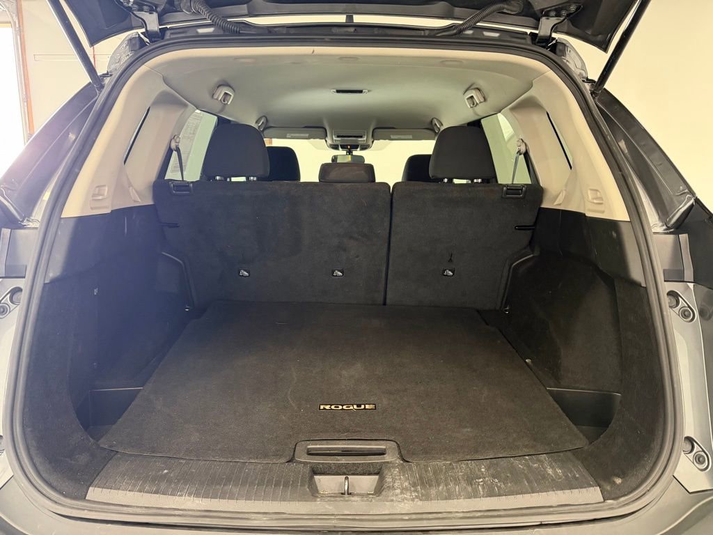 Used 2023 Nissan Rogue S AWD/4WD image 25