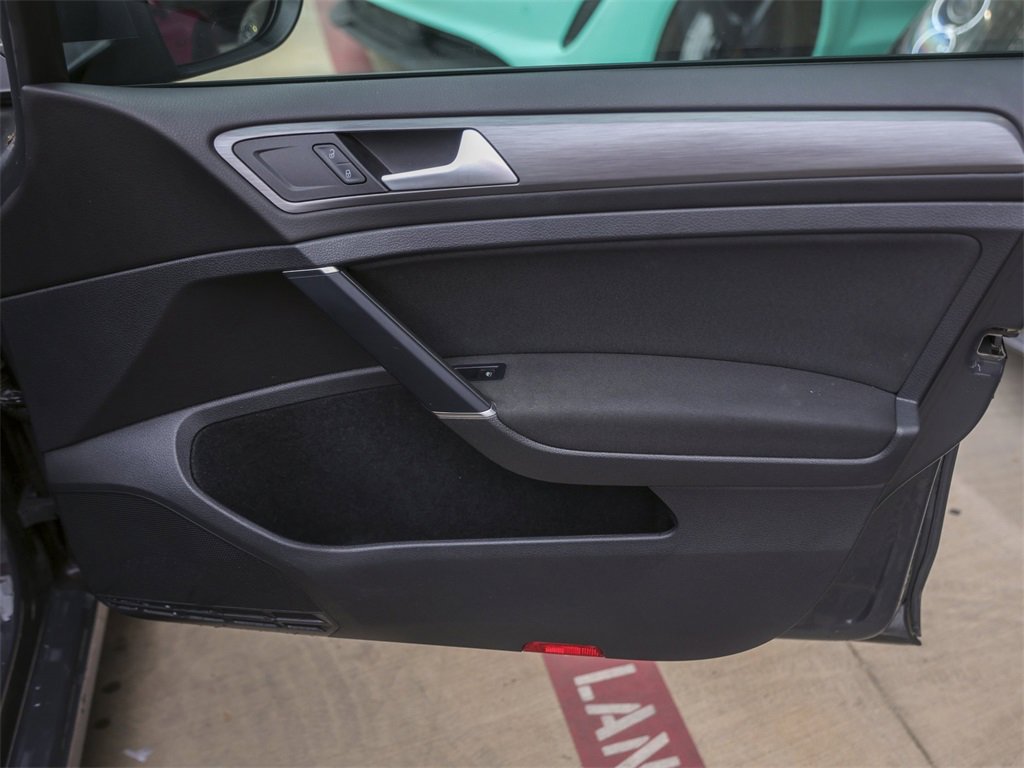 Used 2019 Volkswagen e-Golf SE w/ Driver Assistance Package image 31