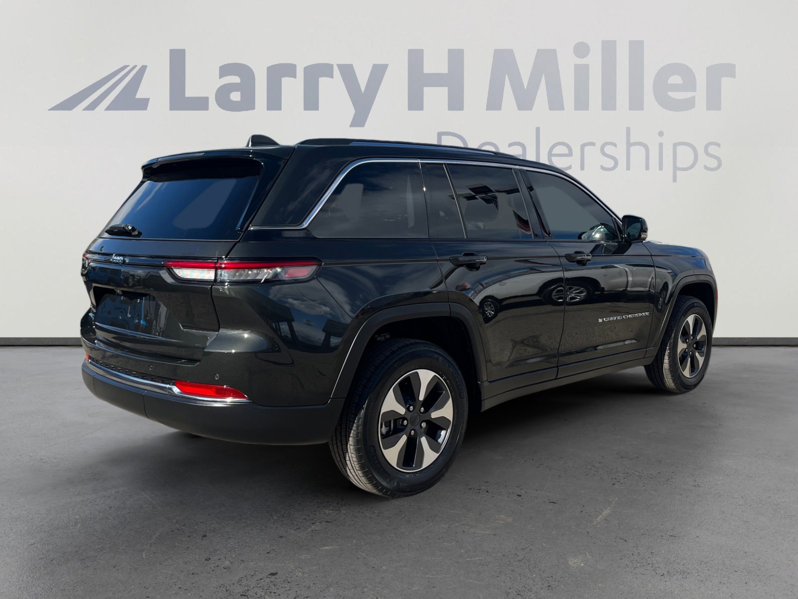 Certified 2023 Jeep Grand Cherokee 4WD 4xe image 5