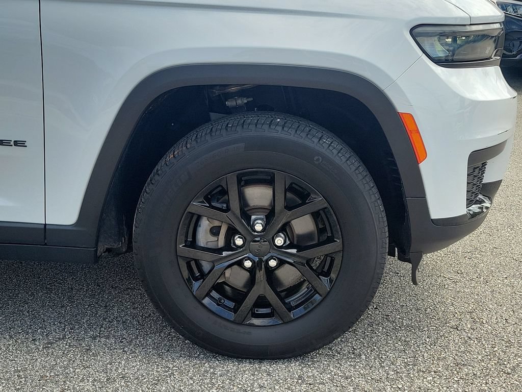 Used 2024 Jeep Grand Cherokee L Altitude AWD/4WD image 6
