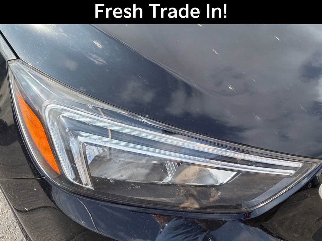 Used 2022 Buick Encore Preferred AWD/4WD image 5